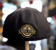 Load image into Gallery viewer, Derek Jeter # 2 Signature New York Yankees New Era 59Fifty 5950 Navy, White & Gold Fitted Cap
