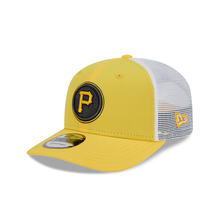 Load image into Gallery viewer, Pittsburgh Pirates New Era 9Seventy 970 Curved Bill Snapback Trucker Cap