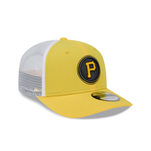 Load image into Gallery viewer, Pittsburgh Pirates New Era 9Seventy 970 Curved Bill Snapback Trucker Cap