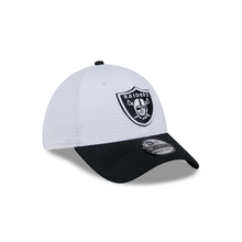 Load image into Gallery viewer, Las Vegas Raiders New Era 39Thirty 3930 Flex Fit Hat