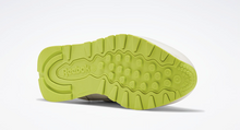 Load image into Gallery viewer, Women’s Reebok Classic Leather Shoes