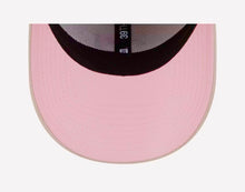 Load image into Gallery viewer, New York Yankees New Era MLB 39Thirty 3930 Flex Fit Tan &amp; Pink Hat