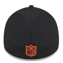 Load image into Gallery viewer, Cincinnati Bengals New Era 39Thirty 3930 Flex Fit Training Hat
