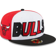 Load image into Gallery viewer, Chicago Bulls New Era 950 9Fifty Red, Black &amp; White Back Half Snapback Hat