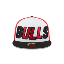 Load image into Gallery viewer, Chicago Bulls New Era 950 9Fifty Red, Black &amp; White Back Half Snapback Hat
