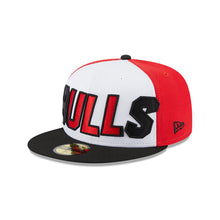 Load image into Gallery viewer, Chicago Bulls New Era 950 9Fifty Red, Black &amp; White Back Half Snapback Hat
