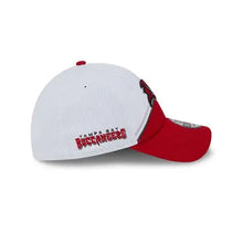 Load image into Gallery viewer, Tampa Bay Buccaneers New Era 39Thirty 3930 Flex Fit Hat