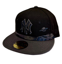 Load image into Gallery viewer, New York Yankees New Era 59Fifty 5950 Fitted Hat with Planets, Stars &amp; Spaceships Planetary Design
