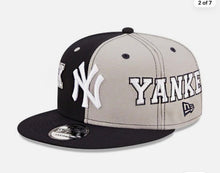 Load image into Gallery viewer, New York Yankees New Era Teamsplit 9Fifty 950 Snapback Hat