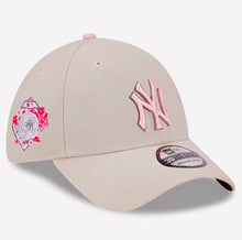 Load image into Gallery viewer, New York Yankees New Era MLB 39Thirty 3930 Flex Fit Tan &amp; Pink Hat
