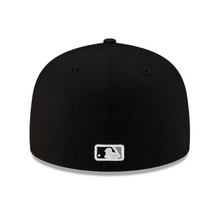 Load image into Gallery viewer, Chicago White Sox New Era 59fifty 5950 Black &amp; White Fitted Hat 60670588