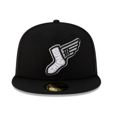 Load image into Gallery viewer, Chicago White Sox New Era 59fifty 5950 Black &amp; White Fitted Hat 60670588
