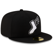 Load image into Gallery viewer, Chicago White Sox New Era 59fifty 5950 Black &amp; White Fitted Hat 60670588