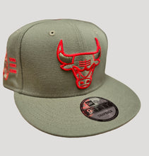 Load image into Gallery viewer, Chicago Bulls New Era 9Fifty 950 NBA Finals 6X Champions Sidepatch Snapback - Green Red