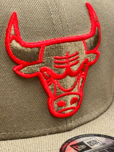 Load image into Gallery viewer, Chicago Bulls New Era 9Fifty 950 NBA Finals 6X Champions Sidepatch Snapback - Green Red