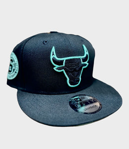 Chicago Bulls New Era 9Fifty 950 NBA Finals 6X Champions Sidepatch Snapback - Black/Black/Mint