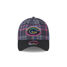 Load image into Gallery viewer, Green Bay Packers New Era Crucial Catch 39Thirty 3930 Flex Fit Hat