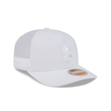 Load image into Gallery viewer, Green Bay Packers New Era 9Seventy 970 Performance On-Field Sideline Snapback Cap