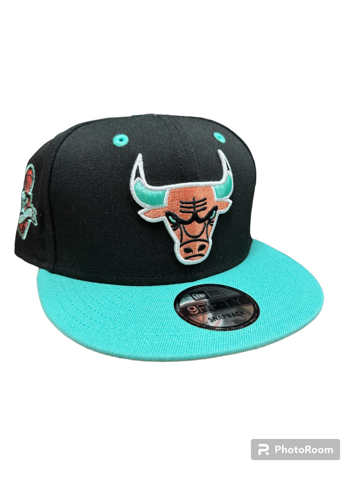 Chicago Bulls New Era 9Fifty 950 NBA Finals 6X Champions Sidepatch Snapback - Black/Mint/Brick