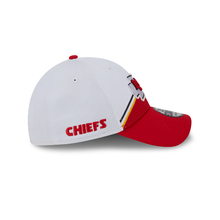 Load image into Gallery viewer, Kansas City Chiefs New Era 39Thirty 3930 Flex Fit Hat