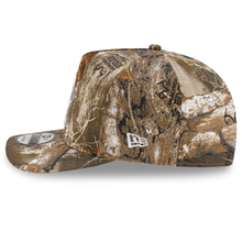 Load image into Gallery viewer, Camouflage-patterned cap with New Era logo 