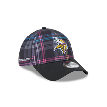 Load image into Gallery viewer, Minnesota Vikings New Era Crucial Catch 39Thirty Flex Fit Hat