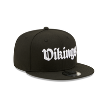 Load image into Gallery viewer, Minnesota Vikings New Era 9Fifty 950 Black &amp; White Snapback Cap