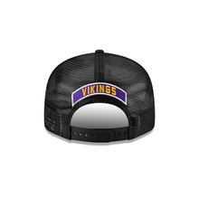 Load image into Gallery viewer, Minnesota Vikings New Era 9Fifty 950 Black Snapback Trucker Cap