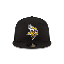 Load image into Gallery viewer, Minnesota Vikings New Era 9Fifty 950 Black Snapback Trucker Cap