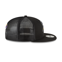 Load image into Gallery viewer, Minnesota Vikings New Era 9Fifty 950 Black Snapback Trucker Cap