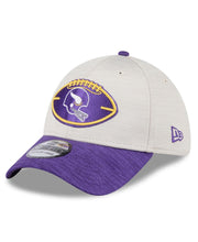 Load image into Gallery viewer, Minnesota Vikings New Era Sideline 39Thirty 3930 Flex Fit Hat