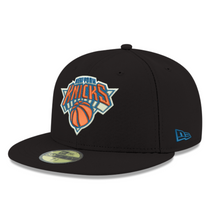 Load image into Gallery viewer, New York Knicks New Era 59Fifty Black &amp; Team Color Logo 5950 Fitted Hat # 70343405