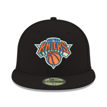 Load image into Gallery viewer, New York Knicks New Era 59Fifty Black &amp; Team Color Logo 5950 Fitted Hat # 70343405