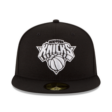 Load image into Gallery viewer, New York Knicks New Era 59Fifty Black &amp; White 5950 Fitted Hat