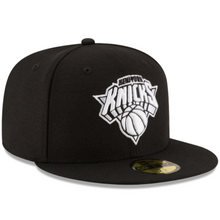 Load image into Gallery viewer, New York Knicks New Era 59Fifty Black &amp; White 5950 Fitted Hat