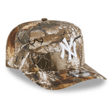 Load image into Gallery viewer, New York Yankees New Era Real Tree Camouflage 9Fifty 950 A Frame Pre-Curved Bill Snapback Hat