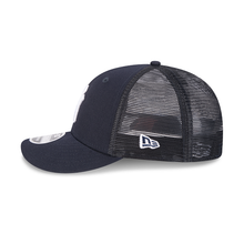 Load image into Gallery viewer, New York Yankees New Era Navy &amp; White 9Fifty 950 LP Curved Bill Trucker Snapback Hat