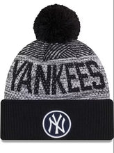 Load image into Gallery viewer, New York Yankees Authentic New Era Sport Knit Official On-Field Beanie