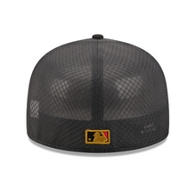 Load image into Gallery viewer, Pittsburg Pirates 59Fifty Tech 5950 New Era Fitted Cap
