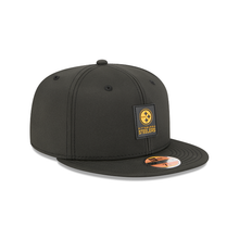 Load image into Gallery viewer, Pittsburgh Steelers New Era 59Fifty Sideline Performance Tech 5950 Fitted Cap