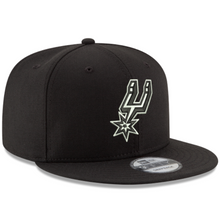 Load image into Gallery viewer, San Antonio Spurs 9Fifty New Era 950 Black &amp; White Snapback Hat