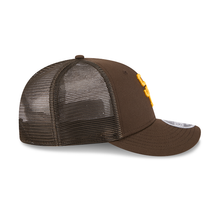 Load image into Gallery viewer, San Diego Padres New Era 9Fifty 950 Curved Bill Snapback Trucker Hat