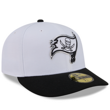 Load image into Gallery viewer, Tampa Bay Buccaneers 59Fifty White &amp; Black Pre-Curved Bill 5950 New Era Fitted Cap