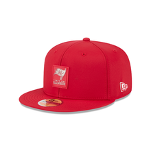 Load image into Gallery viewer, Tampa Bay Buccaneers New Era 59Fifty Sideline Performance Tech 5950 Fitted Cap