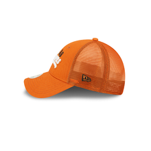 Load image into Gallery viewer, Texas Longhorns New Era 9Forty 940 Adjustable Fit Curved Bill Trucker Hat