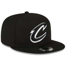 Load image into Gallery viewer, Cleveland Cavaliers 9Fifty New Era 950 Black &amp; White Snapback Hat