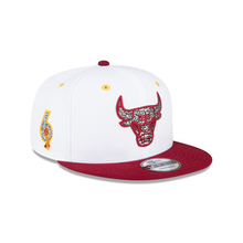Load image into Gallery viewer, Chicago Bulls Snapback - White/Red