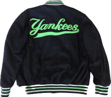 Load image into Gallery viewer, New York Yankees Reversible JH Design Jacket