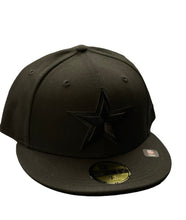 Load image into Gallery viewer, Dallas Cowboys Black on Black New Era 59Fifty 5950 Fitted Cap